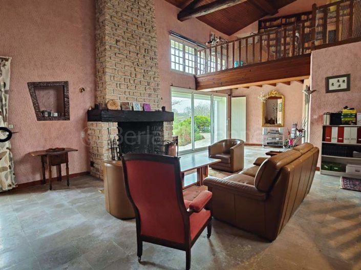 Image No.9-4 Bed House for sale