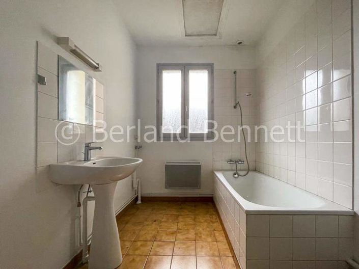 Image No.28-4 Bed House for sale