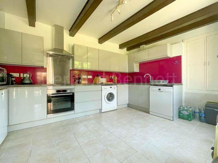 Image No.5-3 Bed House for sale