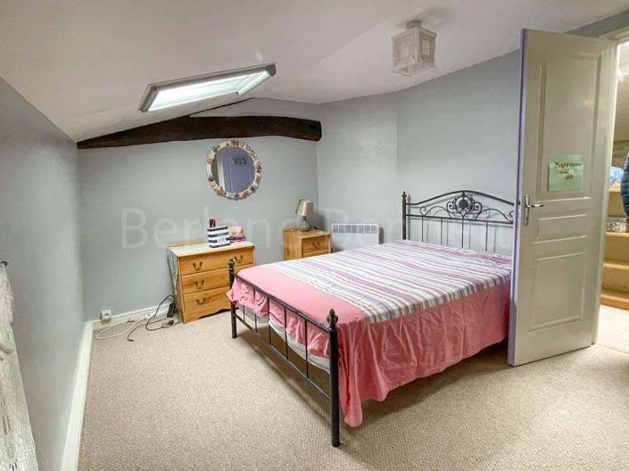 Image No.7-3 Bed House for sale