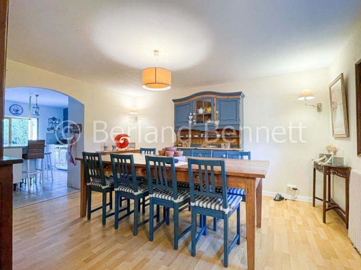 Image No.3-4 Bed House for sale