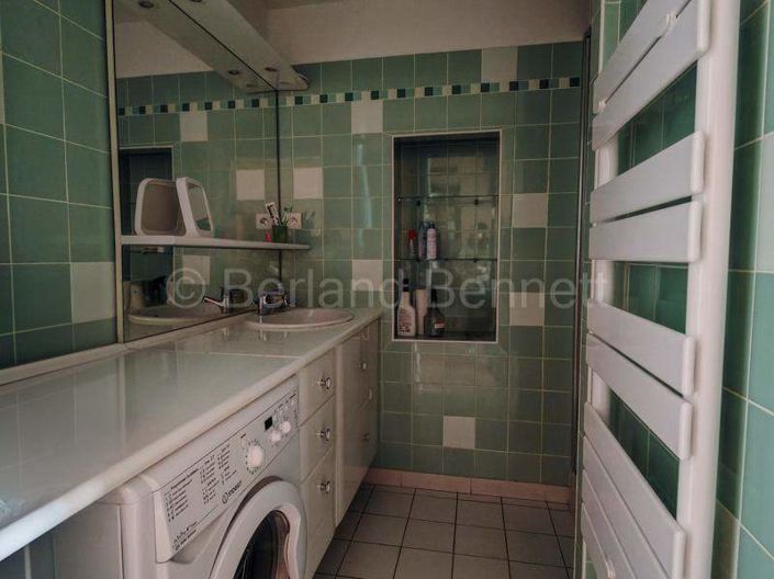 Image No.9-2 Bed House for sale