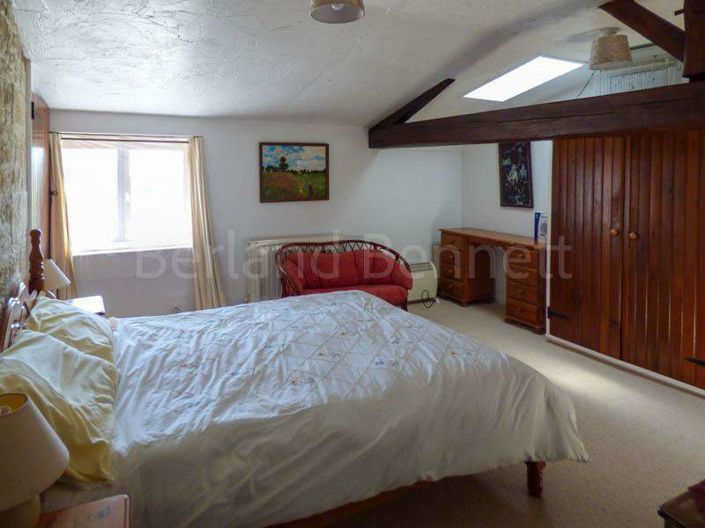 Image No.11-3 Bed House for sale