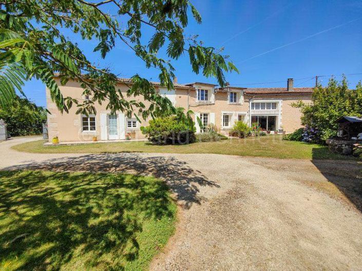 Image No.1-4 Bed House for sale