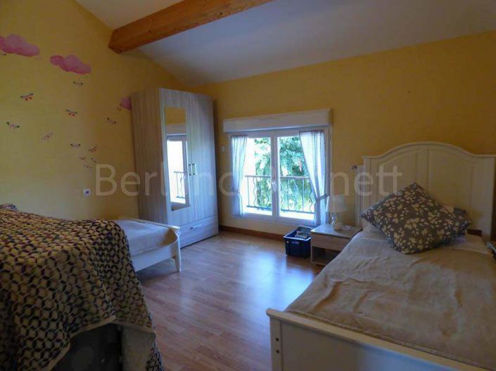 Image No.15-4 Bed House for sale