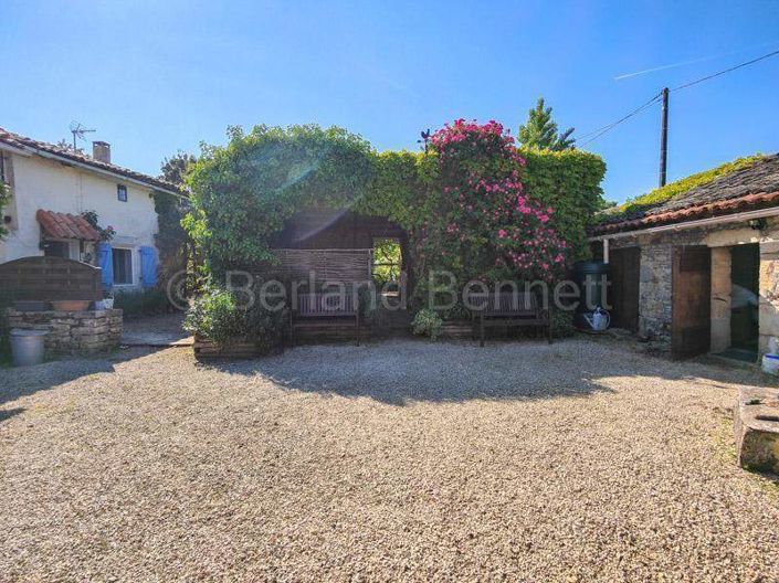 Image No.19-4 Bed House for sale