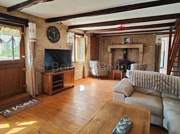 Image No.2-4 Bed House for sale