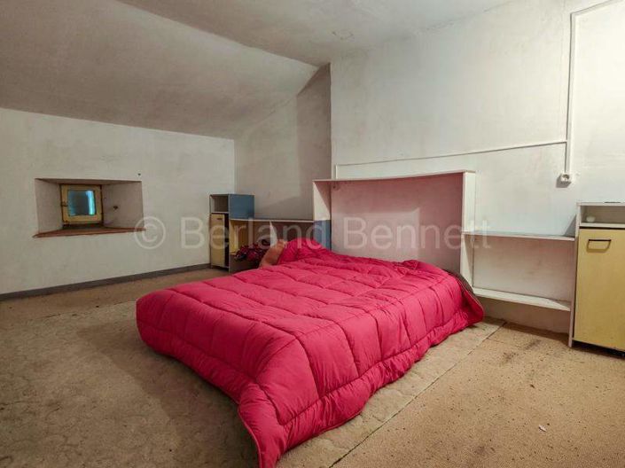 Image No.17-4 Bed House for sale