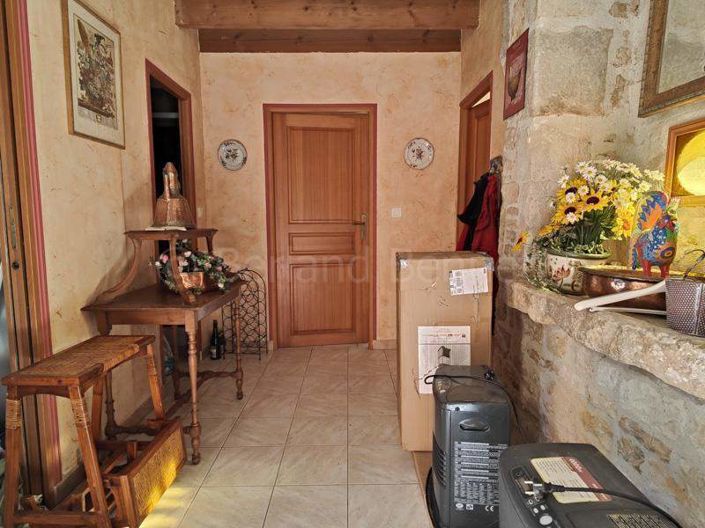 Image No.3-4 Bed House for sale