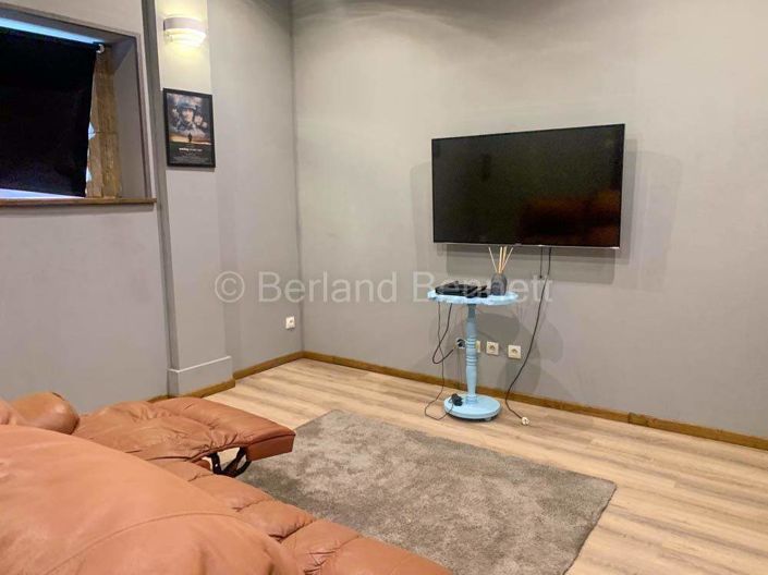 Image No.11-8 Bed House for sale