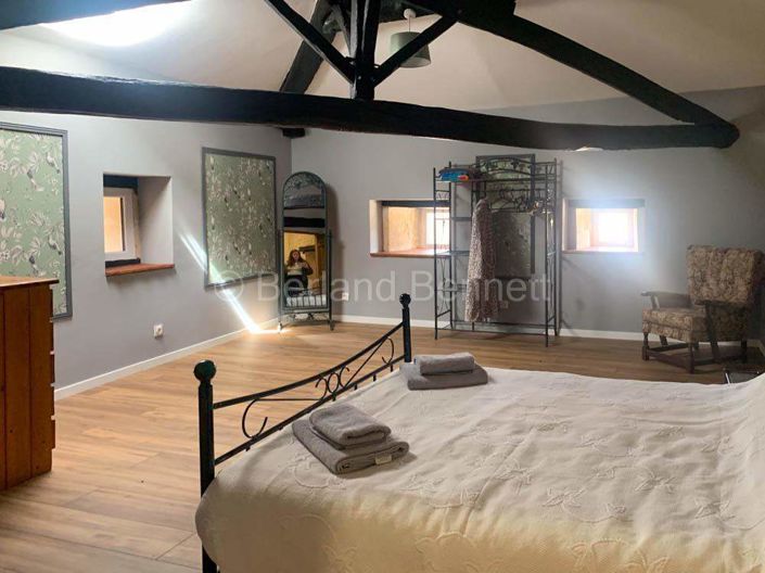 Image No.18-8 Bed House for sale