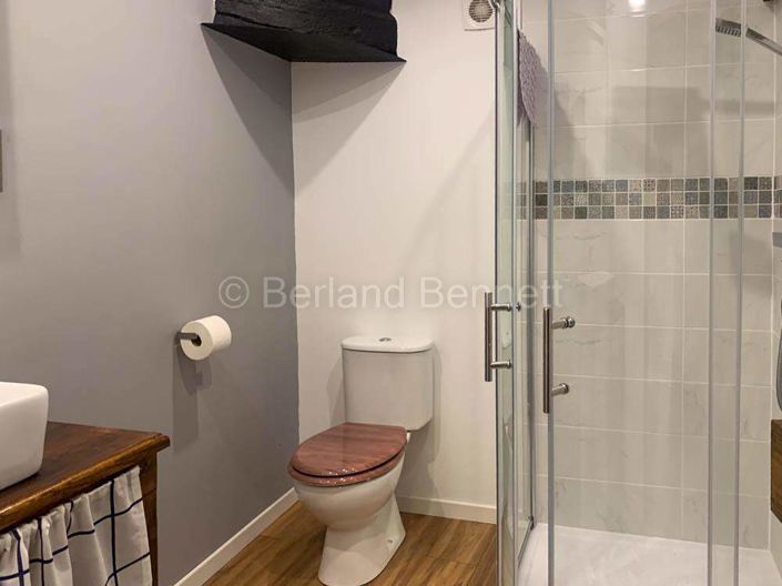 Image No.20-8 Bed House for sale