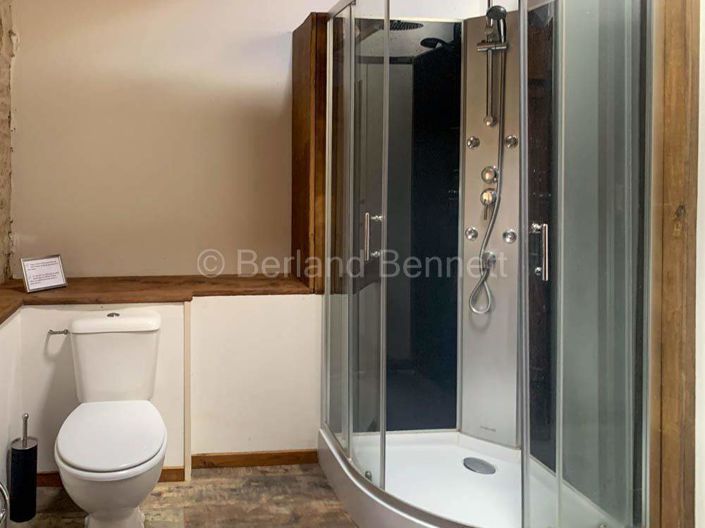 Image No.28-8 Bed House for sale