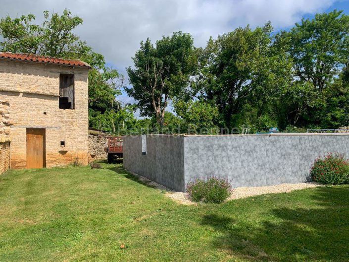 Image No.33-8 Bed House for sale