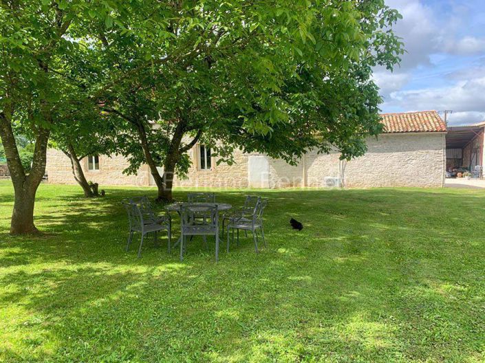 Image No.36-8 Bed House for sale