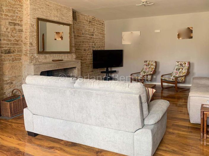 Image No.4-8 Bed House for sale