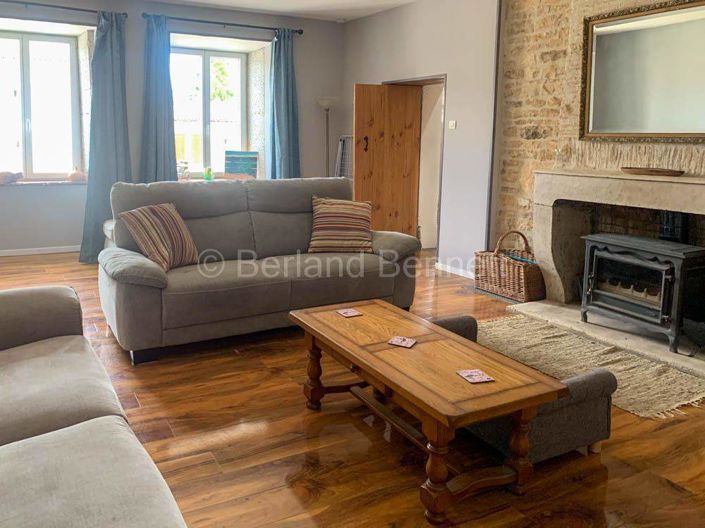 Image No.5-8 Bed House for sale