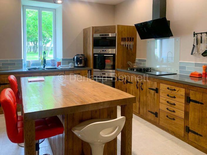 Image No.8-8 Bed House for sale