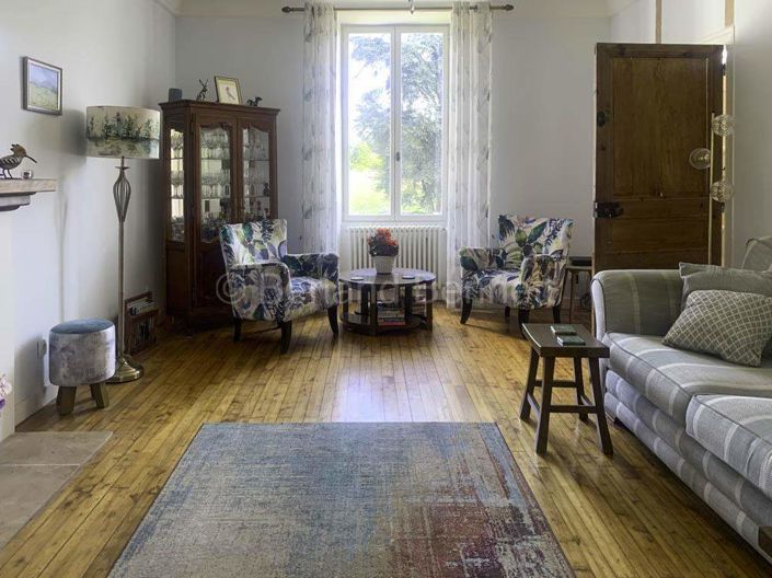 Image No.8-3 Bed House for sale