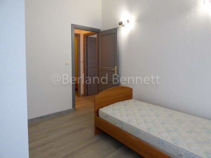 Image No.10-2 Bed House for sale