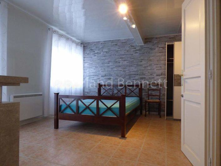 Image No.5-2 Bed House for sale