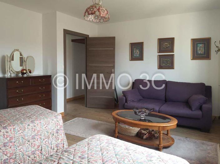 Image No.10-5 Bed House for sale