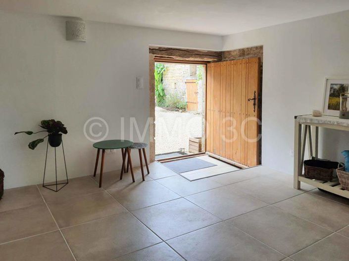 Image No.10-3 Bed House for sale