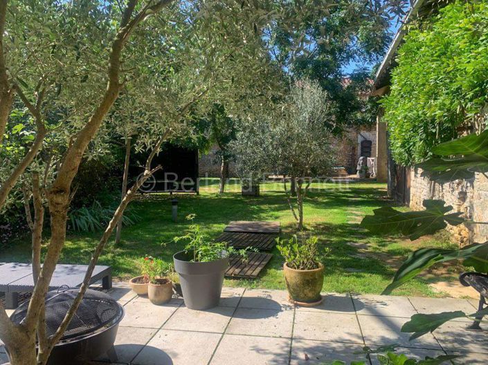 Image No.1-3 Bed House for sale