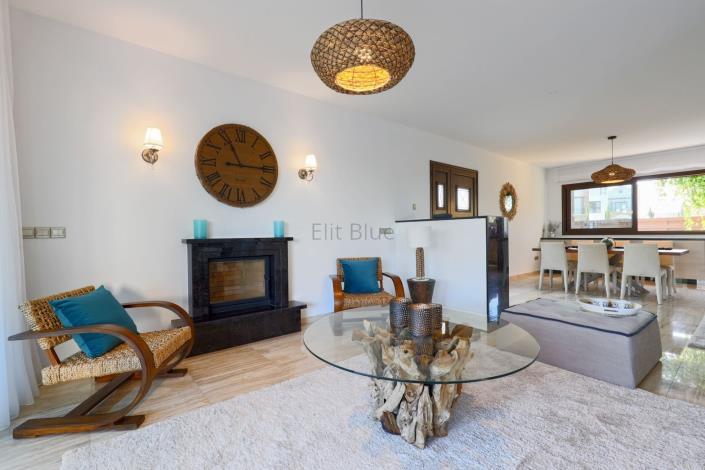 Image No.26-4 Bed Villa / Detached for sale