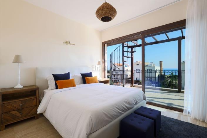 Image No.42-4 Bed Villa / Detached for sale