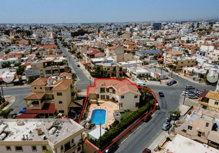 Image No.1-4 Bed House for sale