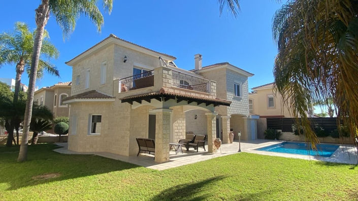Image No.1-3 Bed House for sale