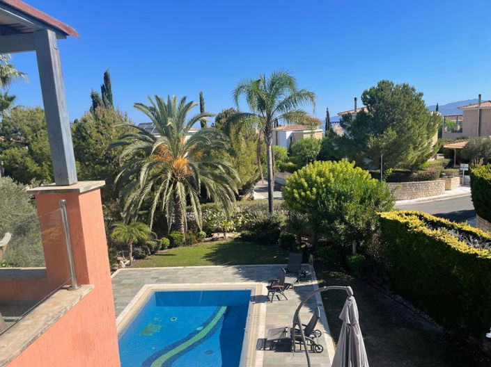 Image No.1-3 Bed Villa for sale