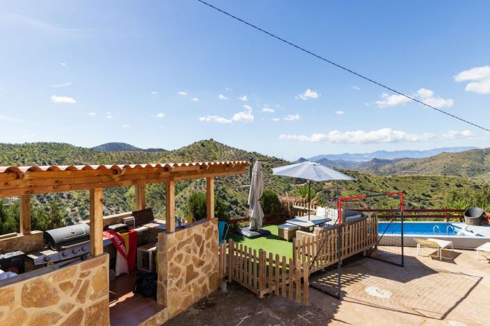 Image No.11-4 Bed Country House for sale