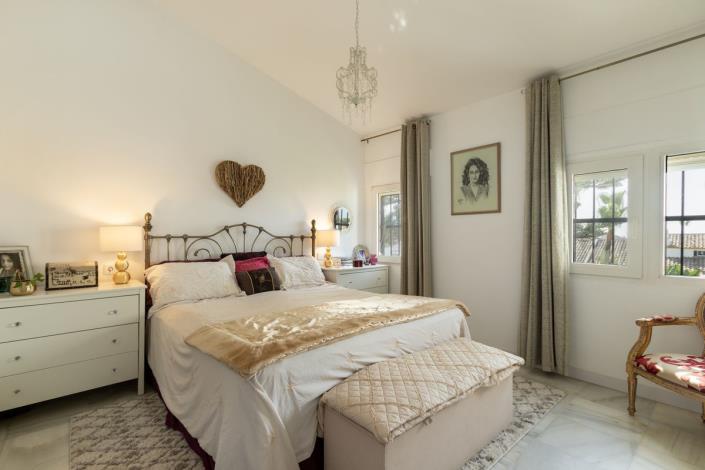 Image No.19-4 Bed Townhouse for sale