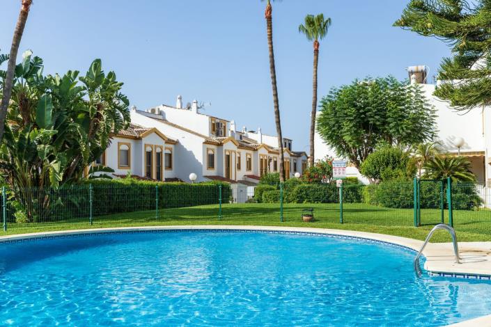 Image No.24-4 Bed Townhouse for sale