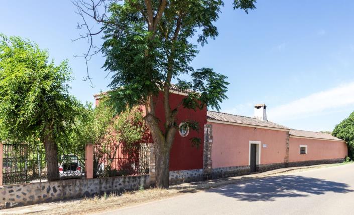 Image No.20-3 Bed Country House for sale