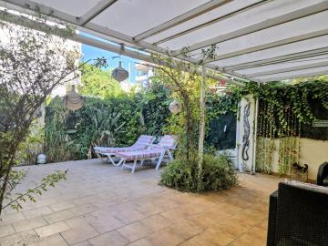 10-bb915d1cb19341576dcdc994b81ab9c5