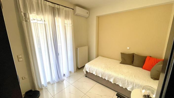 Image No.13-3 Bed Maisonette for sale