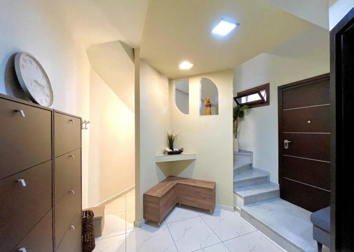 Image No.18-3 Bed Maisonette for sale