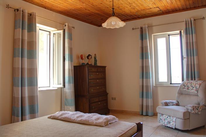 Image No.21-6 Bed House for sale