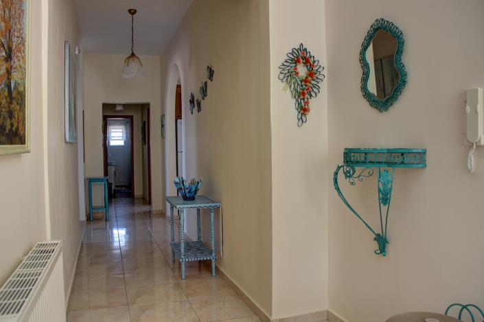 Image No.25-6 Bed House for sale