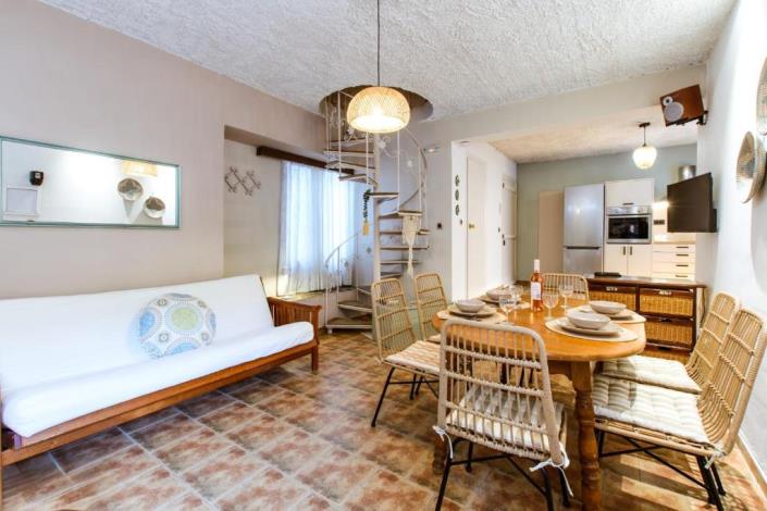 Image No.5-2 Bed Maisonette for sale