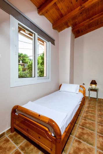 Image No.26-2 Bed Maisonette for sale