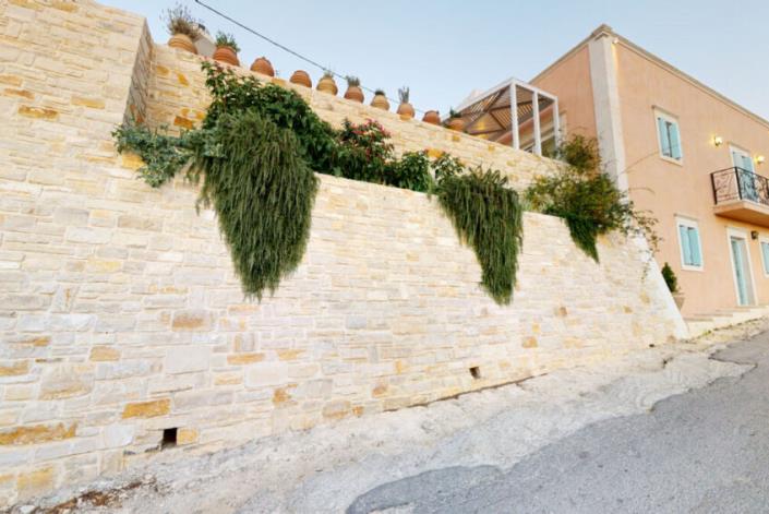 Image No.2-3 Bed Villa for sale