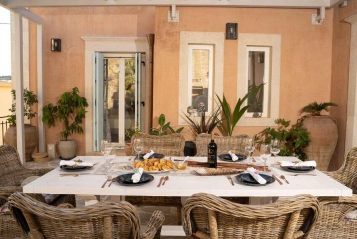 Image No.29-3 Bed Villa for sale