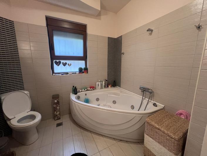 Image No.12-4 Bed Villa for sale