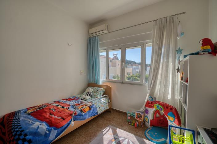 Image No.4-4 Bed Maisonette for sale