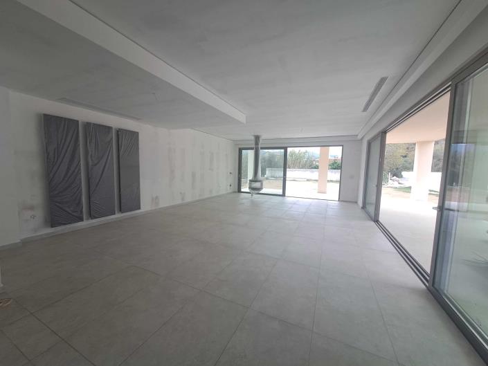 Image No.2-5 Bed Villa for sale