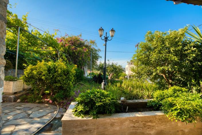 Image No.10-2 Bed House for sale